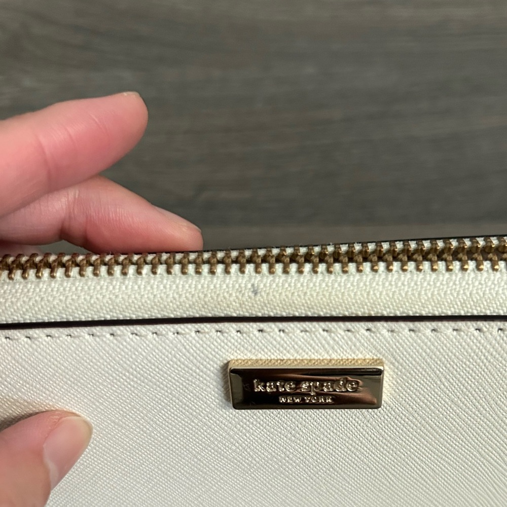 Kate Spade Wallet - Picture 9 of 10
